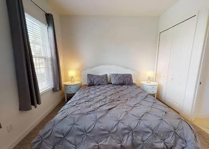 Beautiful Townhouse With Pool Close To Disney