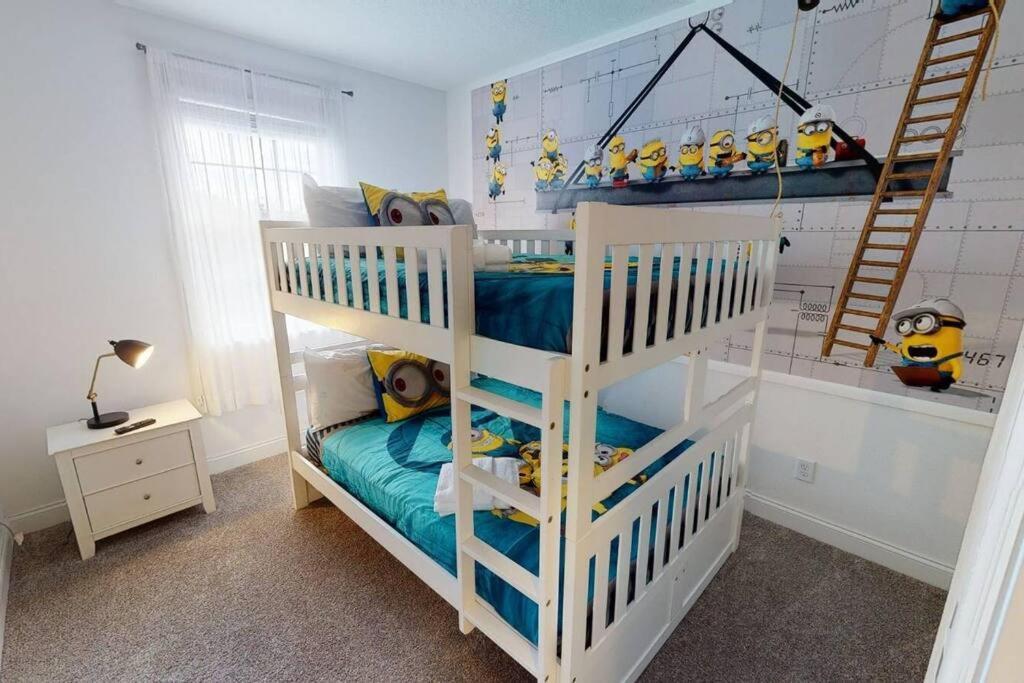 Beautiful Townhouse With Pool Close To *