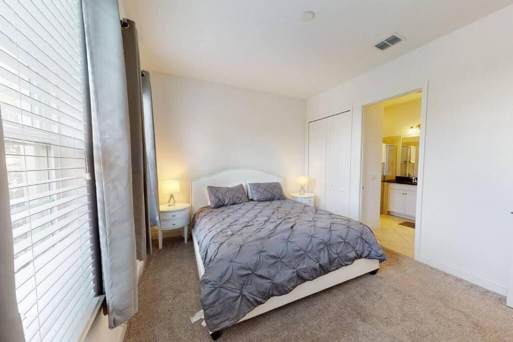 Holiday home Beautiful Townhouse With Pool Close To
