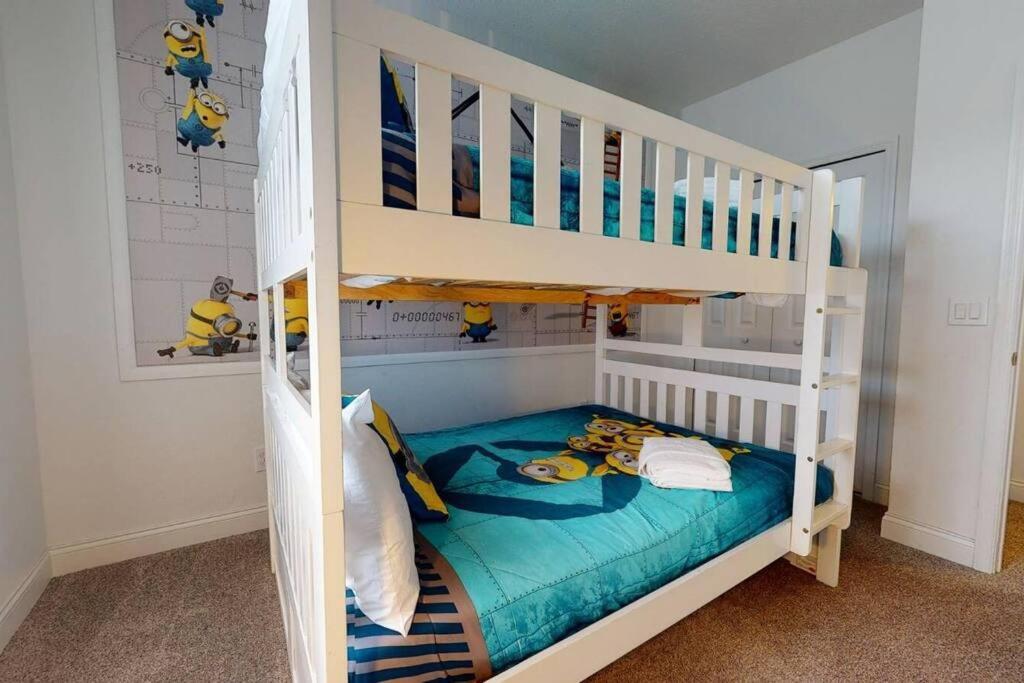 Beautiful Townhouse With Pool Close To *